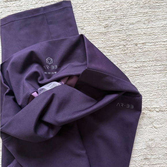 AR 33 Dark Purple Leggings (Size Medium) - Picture 5 of 5